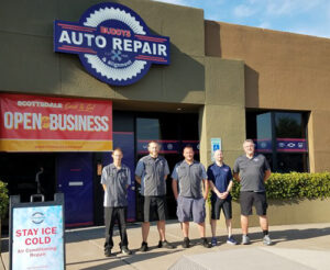 team photo outside of buddy's auto repair & alignment